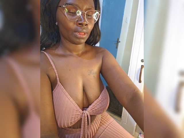 Irresistiblepookie live cam preview