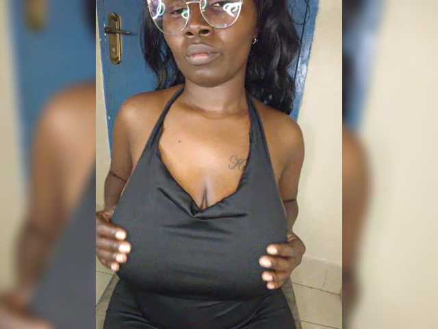 Irresistiblepookie live cam on BongaCams