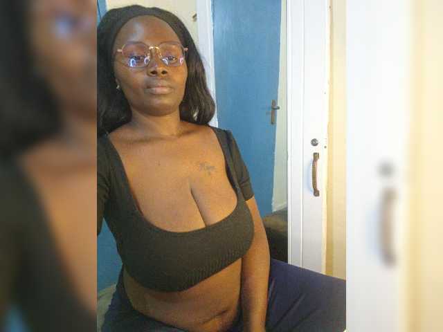 Irresistiblepookie live cam preview