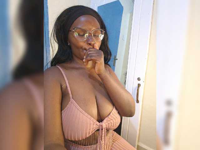 Irresistiblepookie live cam preview
