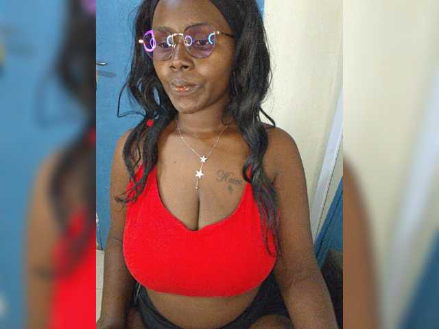 Irresistiblepookie, live now on BongaCams