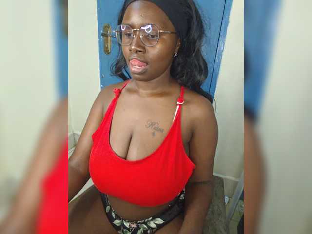 Irresistiblepookie live cam on BongaCams