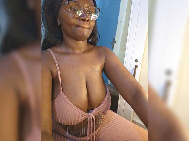 Irresistiblepookie live cam preview
