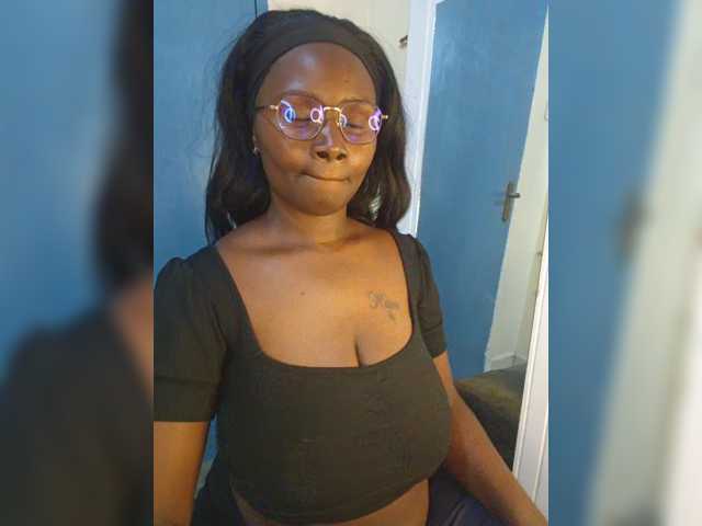 Irresistiblepookie, en directo ahora en BongaCams