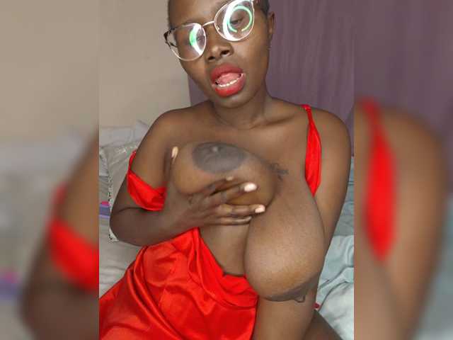 Irresistiblepookie live cam on BongaCams