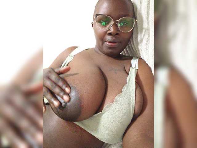 Monamore1 live webcam show