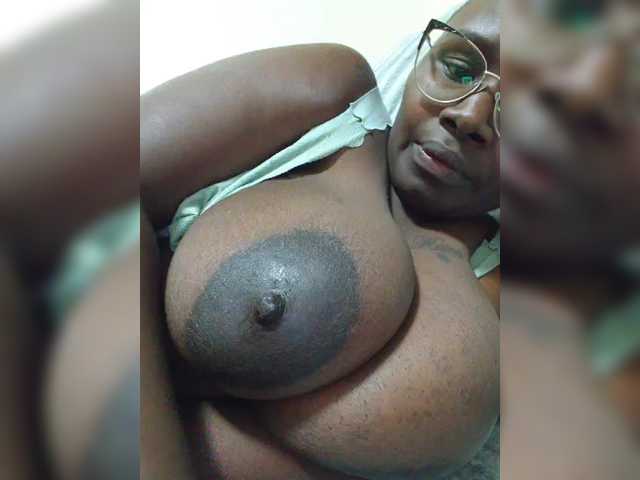 Monamore1 live webcam show