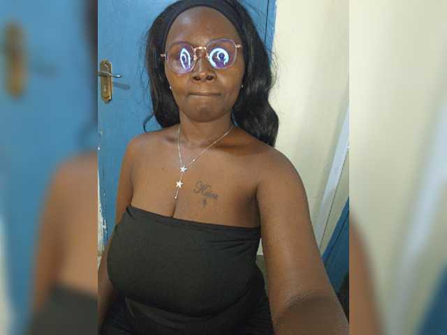 Irresistiblepookie live cam on BongaCams