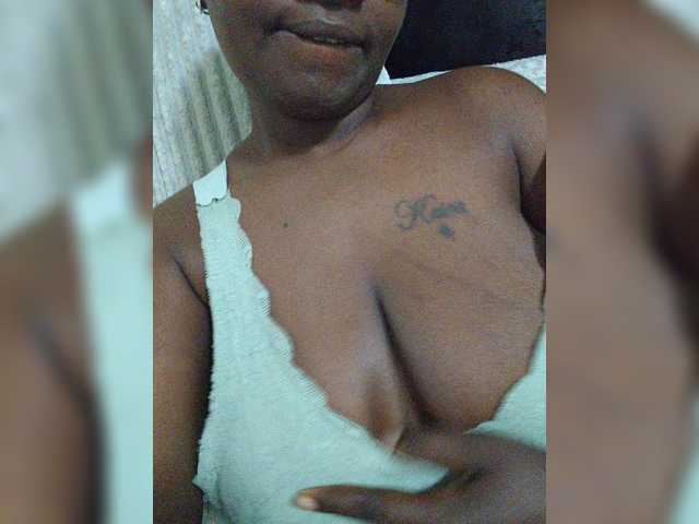 Monamore1 live webcam show