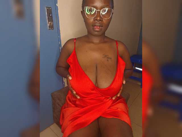 Irresistiblepookie live cam on BongaCams