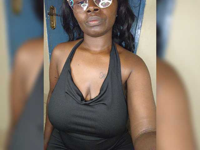 Irresistiblepookie — live female cam