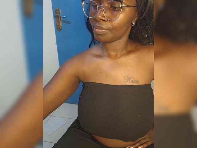 Irresistiblepookie webcam