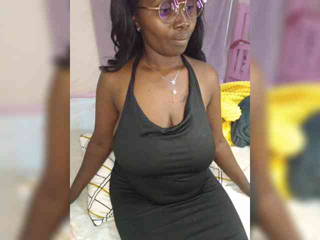 Irresistiblepookie webcam
