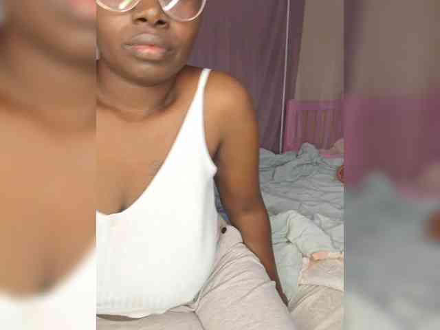 Irresistiblepookie webcam
