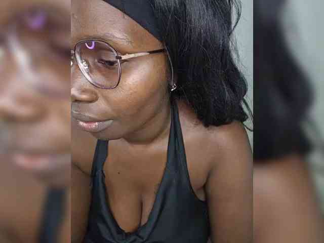 Irresistiblepookie webcam