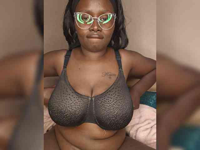 Irresistiblepookie webcam