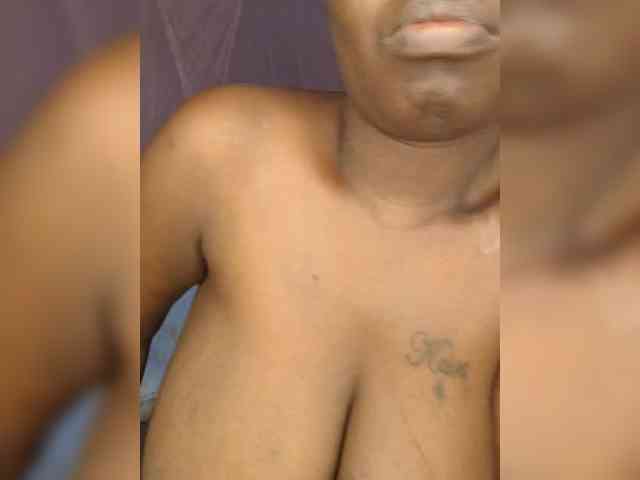 Irresistiblepookie webcam