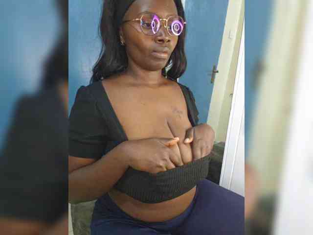 Irresistiblepookie webcam