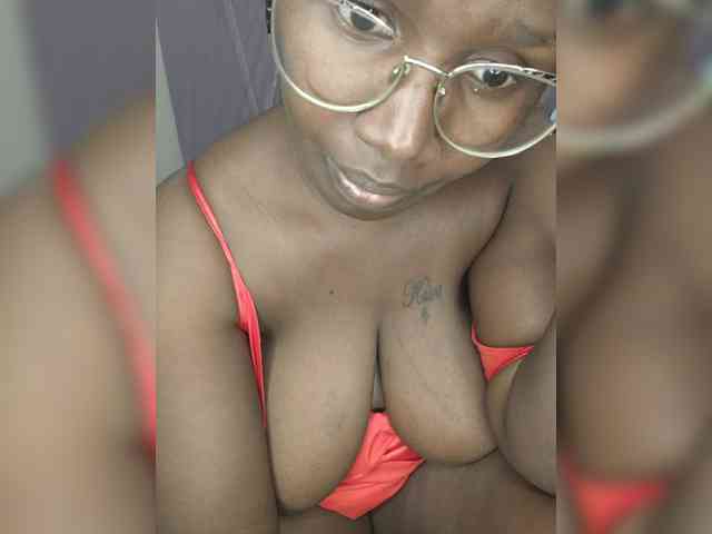 Irresistiblepookie webcam