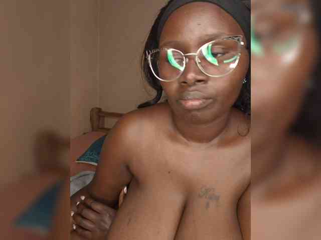 Irresistiblepookie webcam