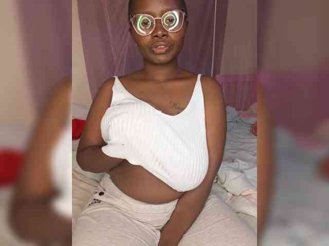 Irresistiblepookie webcam