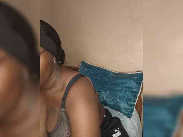 Irresistiblepookie webcam