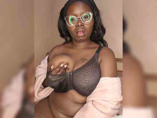 Irresistiblepookie webcam