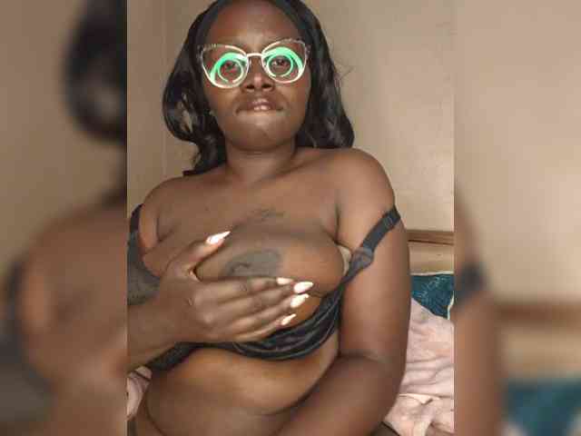 Irresistiblepookie webcam