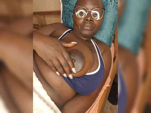 Irresistiblepookie webcam