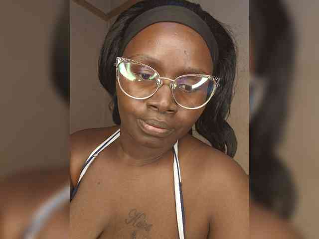 Irresistiblepookie webcam
