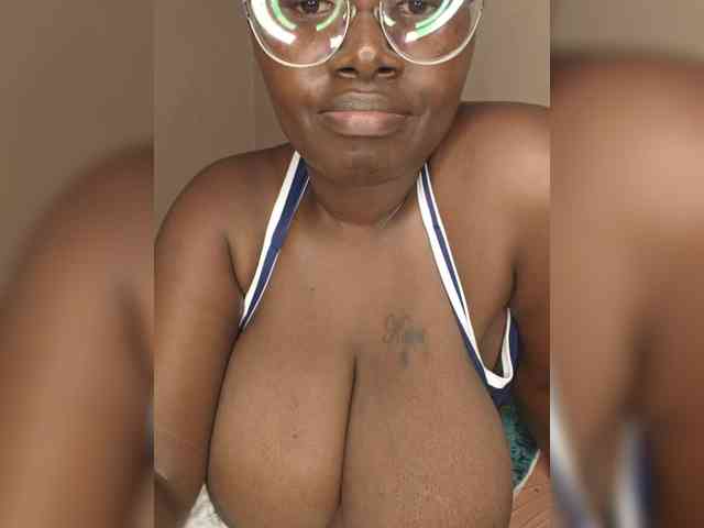 Irresistiblepookie webcam
