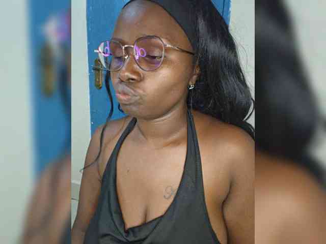 Irresistiblepookie webcam