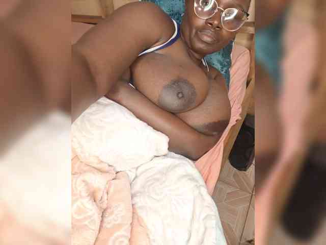 Irresistiblepookie webcam