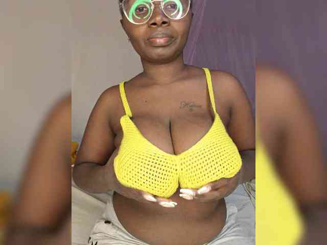 Irresistiblepookie webcam