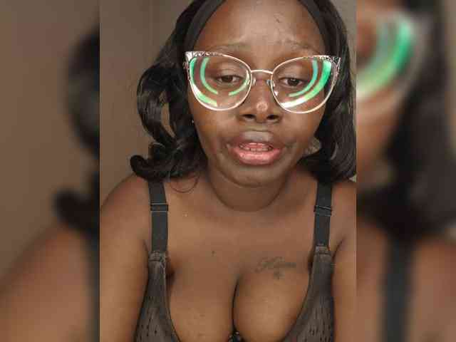Irresistiblepookie webcam