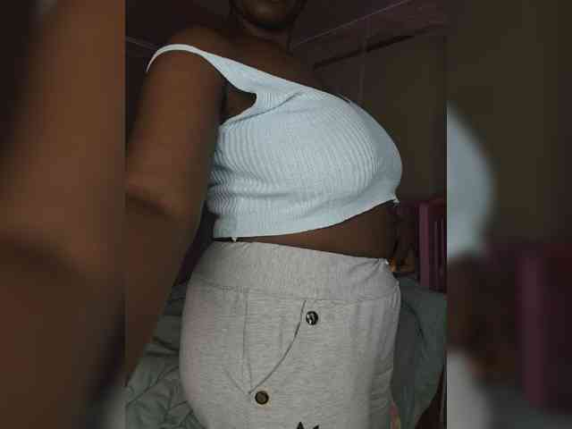 Irresistiblepookie webcam