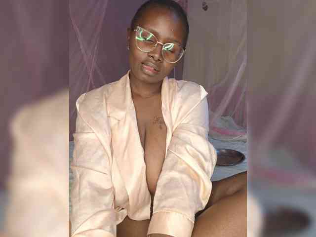 Irresistiblepookie webcam
