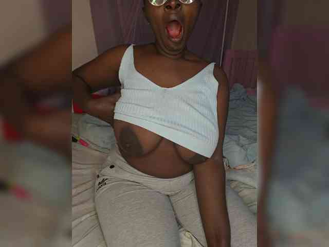 Irresistiblepookie webcam