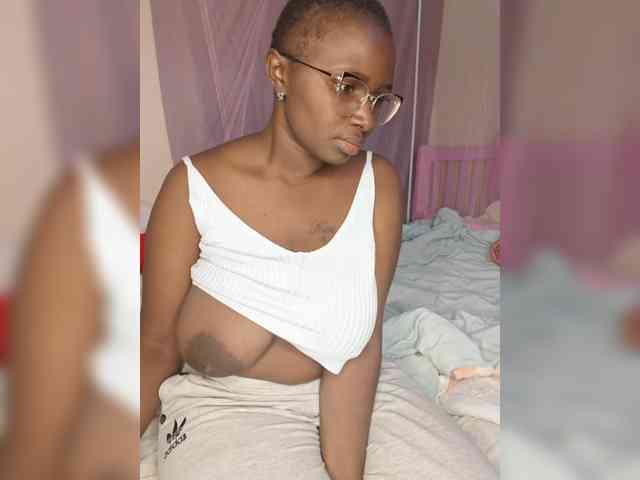 Irresistiblepookie webcam