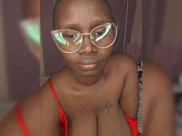 Irresistiblepookie webcam