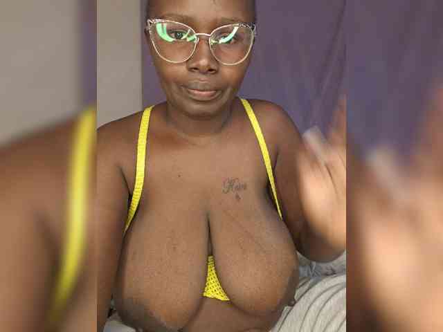 Irresistiblepookie webcam