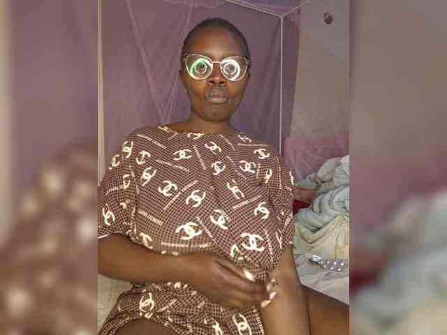 Irresistiblepookie webcam