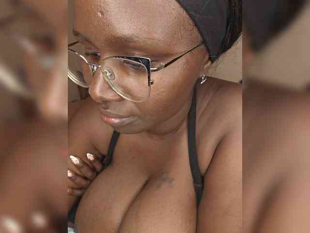 Irresistiblepookie webcam