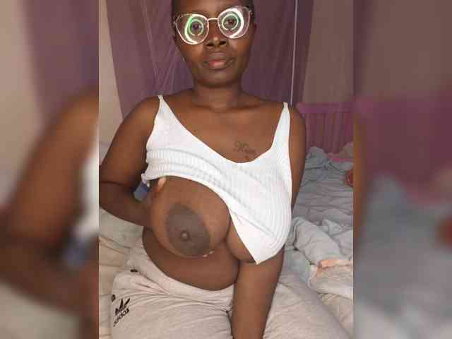 Irresistiblepookie webcam