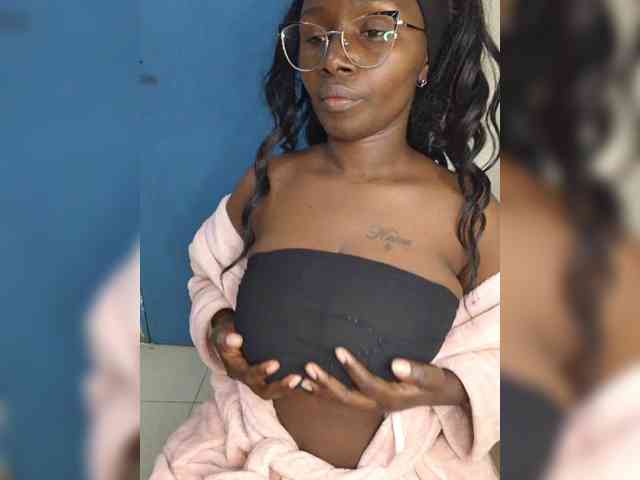 Irresistiblepookie webcam