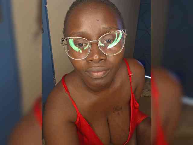 Irresistiblepookie webcam