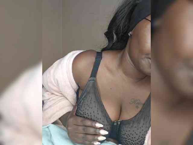 Irresistiblepookie webcam
