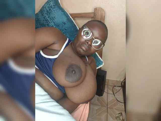 Irresistiblepookie webcam