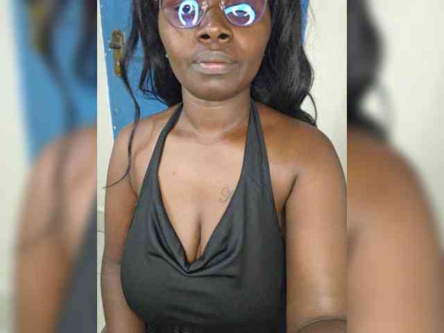 Irresistiblepookie webcam
