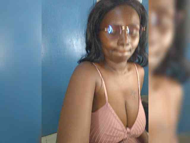 Irresistiblepookie webcam